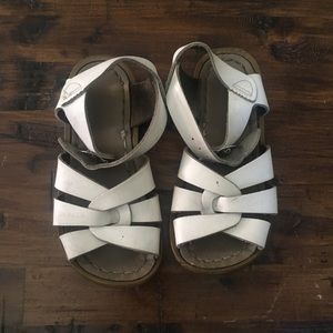 Salt Water Sandals by Hoy - white girls sz 9